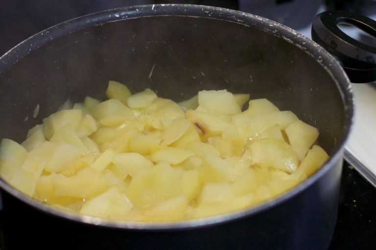 Egyszerűen elkészíthető almakompót, a régi idők kedvelt íze