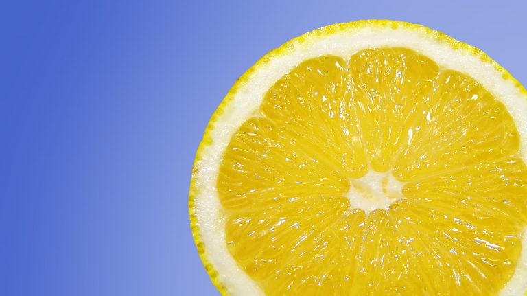 Hűsítő citromos túrótorta sütés nélkül: frissítő recept a kánikulában